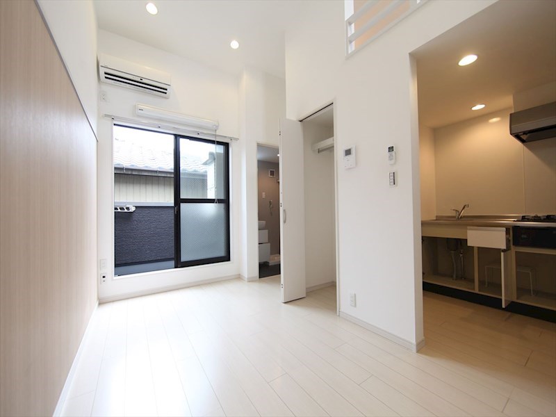 居室・リビング　洋室9.1帖　ロフト4.6帖（収納にも寝室にも使えます）