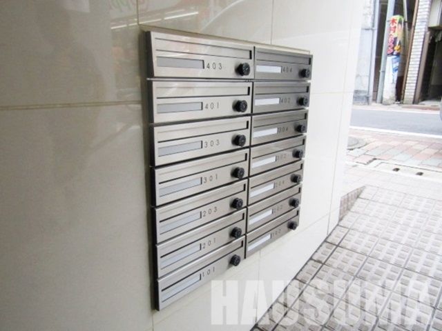 エントランス　メールボックス