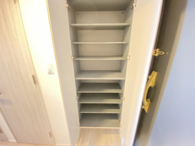 収納　シューズボックス