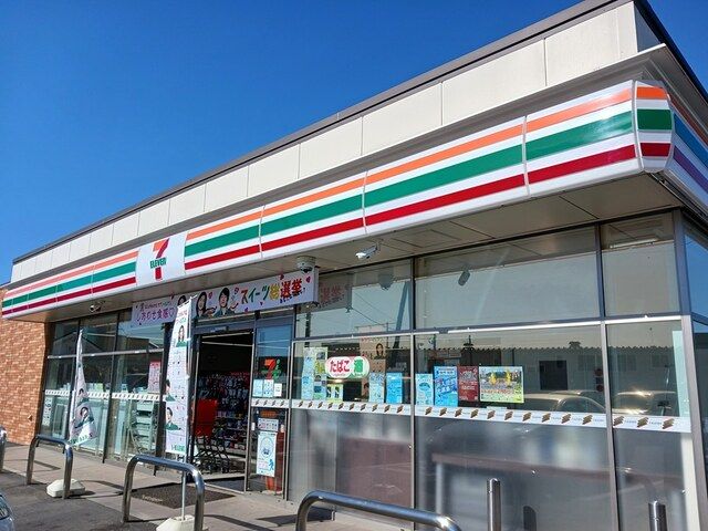 コンビニ　セブンイレブン境松岡町店（コンビニ）まで499m