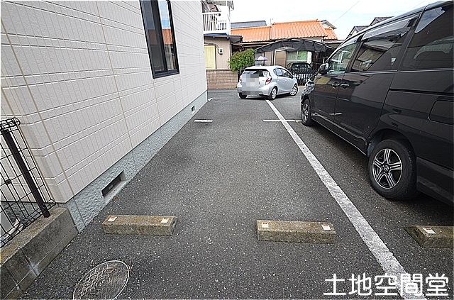 駐車場　2台縦列駐車無料
