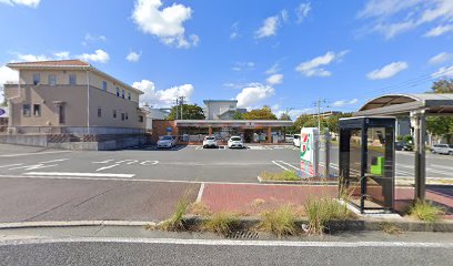 コンビニ　セブン-イレブン 八幡西曲里町店（コンビニ）まで1172m