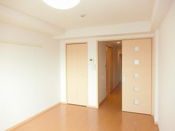 居室・リビング　広々とした洋室！