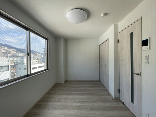 居室・リビング　写真は同マンションの別のお部屋のものです