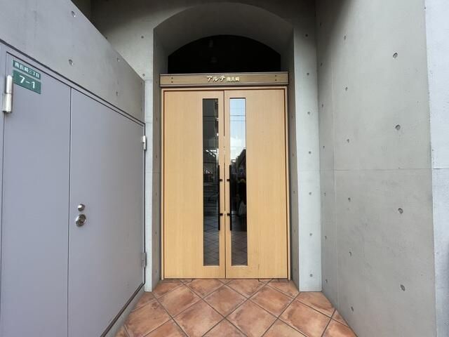 エントランス　毎日通るエントランスはこのようになっています