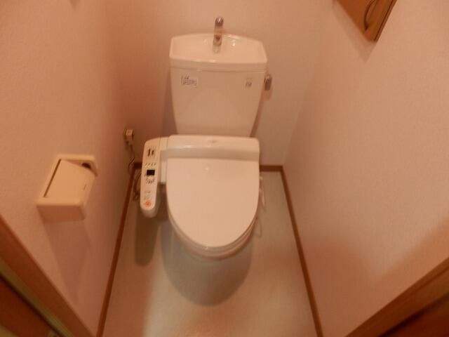 トイレ　トイレもきれいです