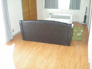 居室・リビング　前、マンスリーで家具付きで募集した時の写真です。