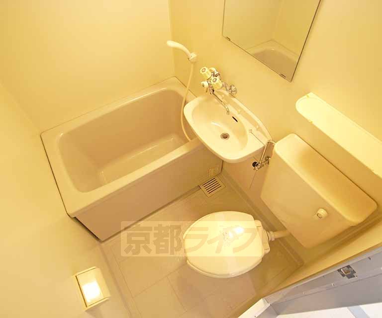 洗面設備　ユニットバスです。