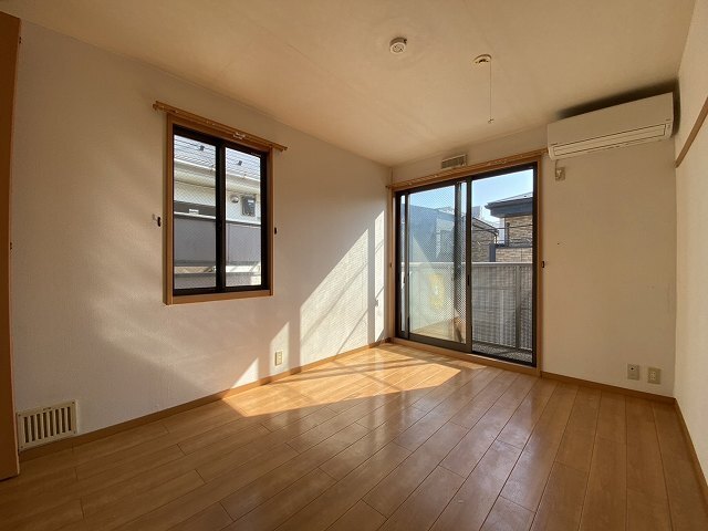 居室・リビング　別室写真参照