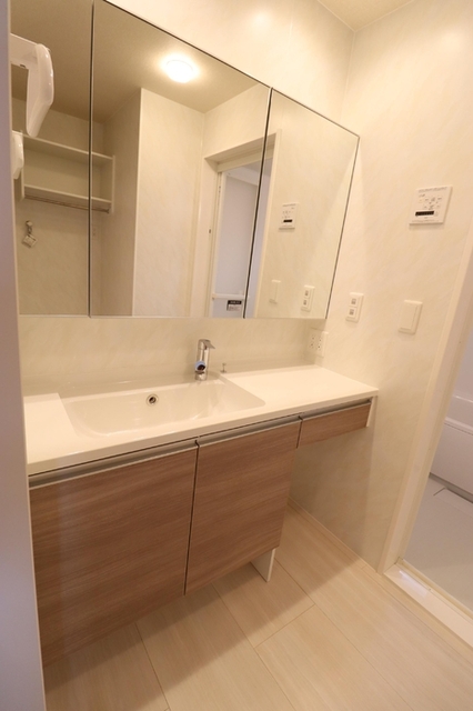 洗面設備　洗髪洗面化粧台　ドレッサータイプ