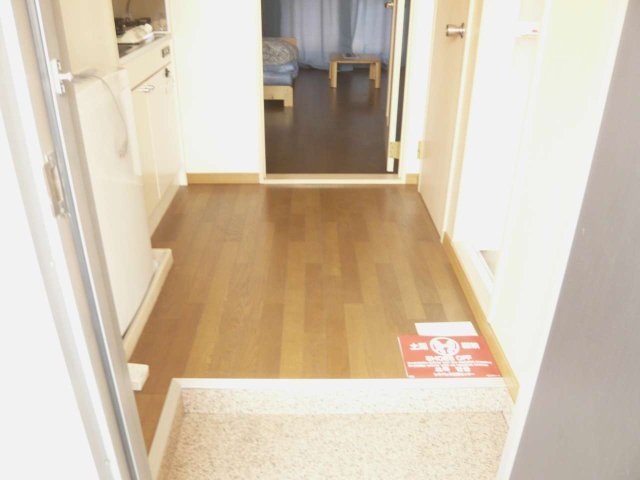 玄関　家具・家電付きのお部屋です。