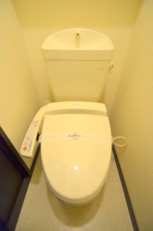 トイレ　温水洗浄機付
