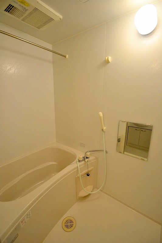 バス・シャワールーム　追炊き・乾燥機付バスルーム