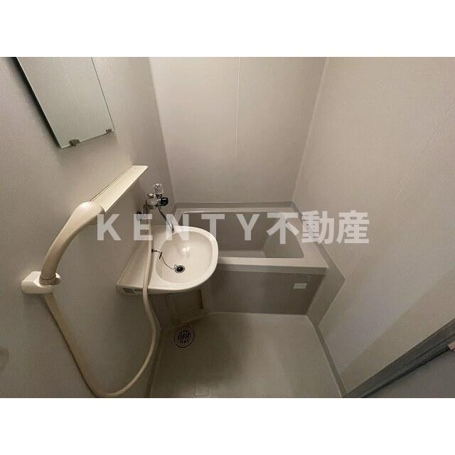 バス・シャワールーム　落ち着いた空間のお風呂です