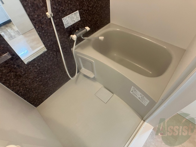 バス・シャワールーム　お風呂になります。一日の疲れを癒してくださいね。