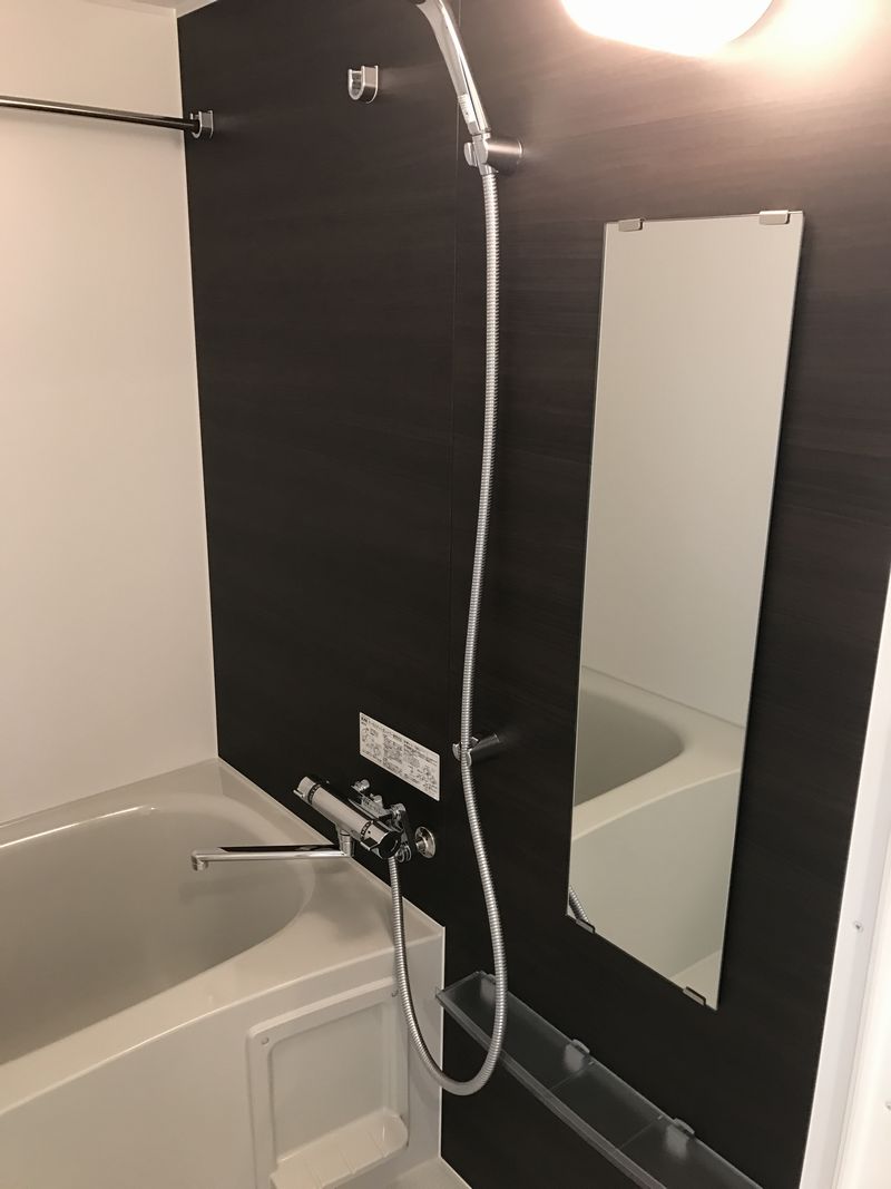 バス・シャワールーム　コンパクトで使いやすいお風呂です