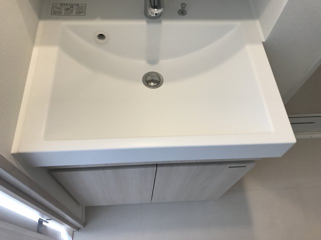 洗面設備　独立洗面化粧台が付いています