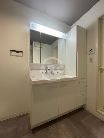 洗面設備　グランソレイユ日本橋　洗面化粧台