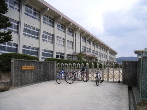 小学校　川上小学校（小学校）まで400m