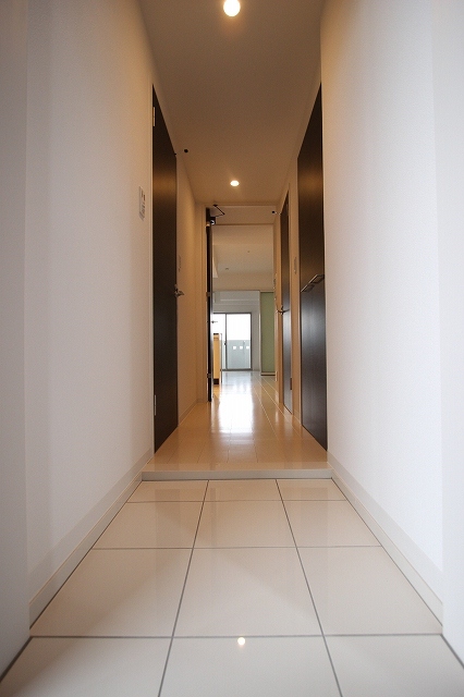 玄関　同物件別号室です。