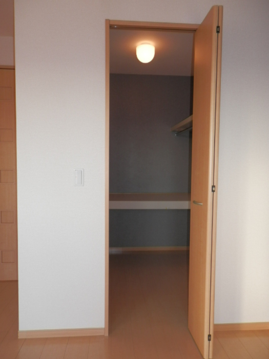 収納　ウォークインクローゼット