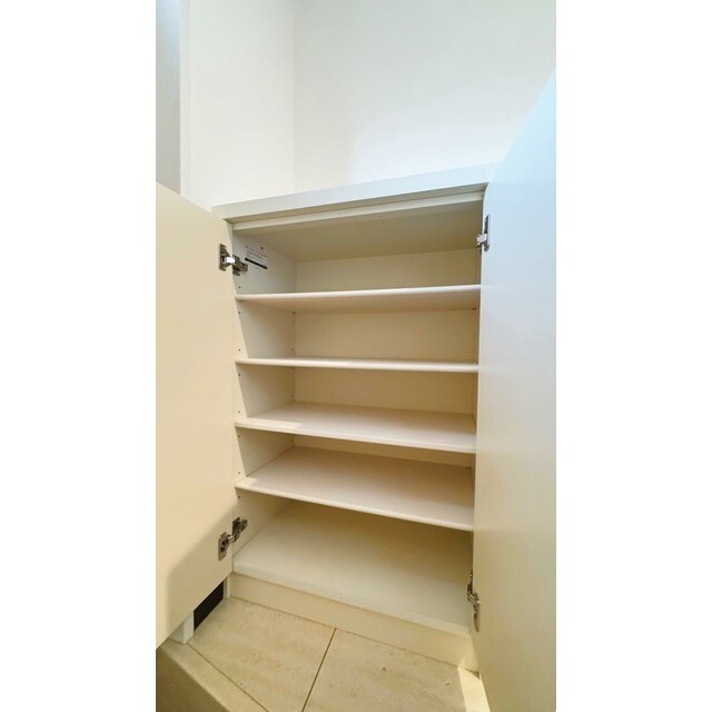 収納　シューズボックス