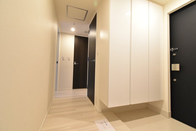 玄関　居住中のため別部屋参考