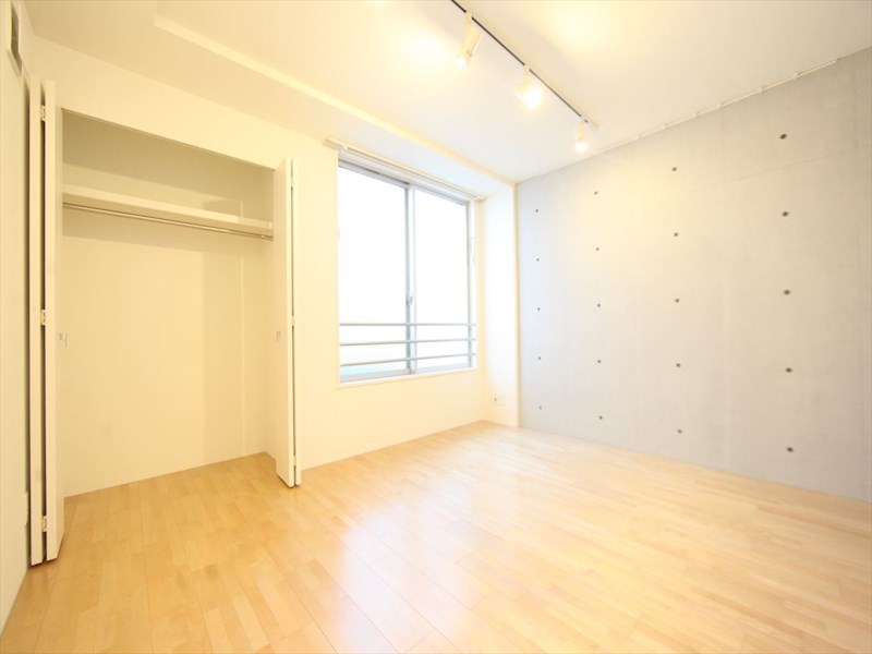 居室・リビング　洋室7.51帖　クローゼット付（収納充実してます）