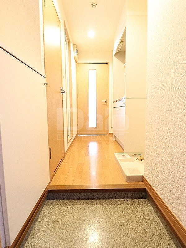 玄関　※写真は同タイプ別部屋です。