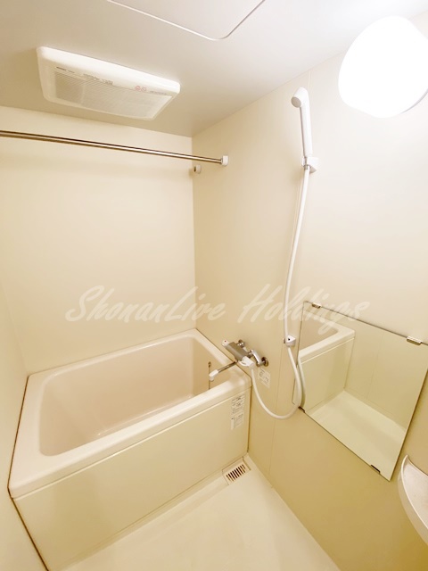 バス・シャワールーム　浴室乾燥機付き♪