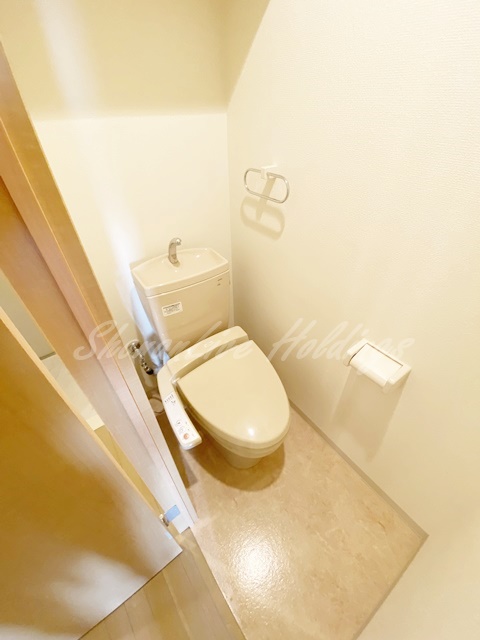 トイレ　温水洗浄便座付き♪