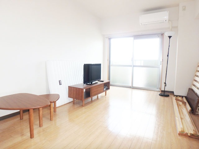 居室・リビング　８．７帖の洋室！※家具は付きません（イメージ）