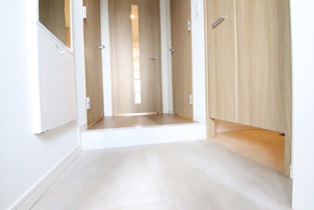 玄関　※別室の参考写真の為、現況優先です。