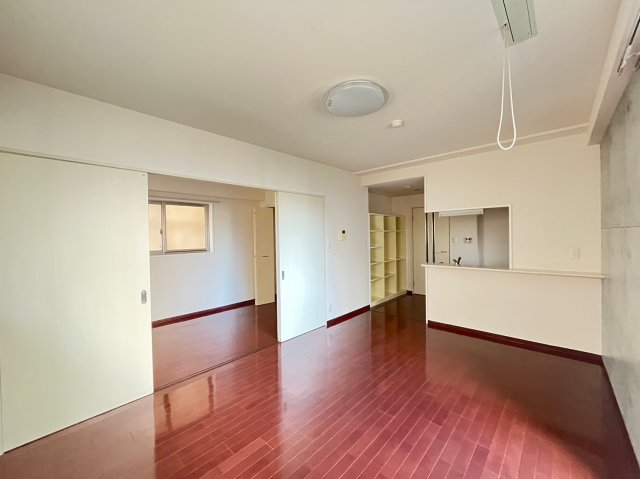 居室・リビング　401号室の写真になります