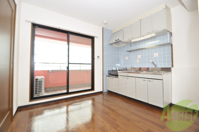 居室・リビング　明るいお部屋は風通しも良く、心地よい気分になります。