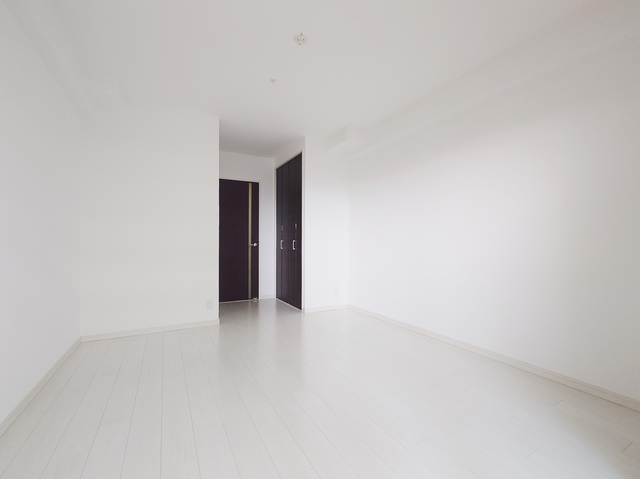 居室・リビング　ホワイトコーデ部屋☆フローリング