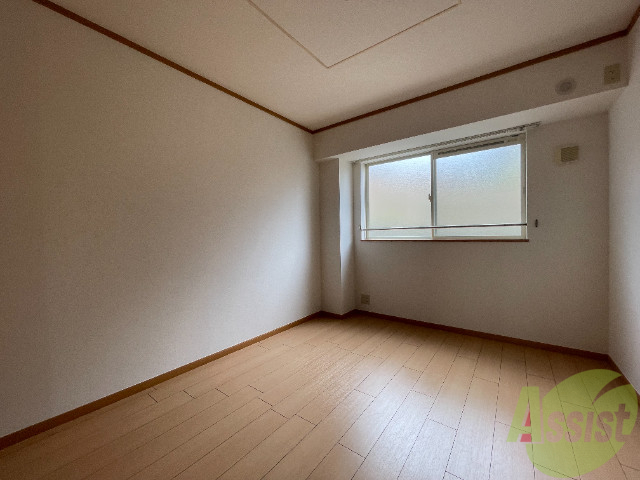 その他部屋・スペース　６．０５帖の寝室です、日当たりもよくゆっくり休めそうですね！