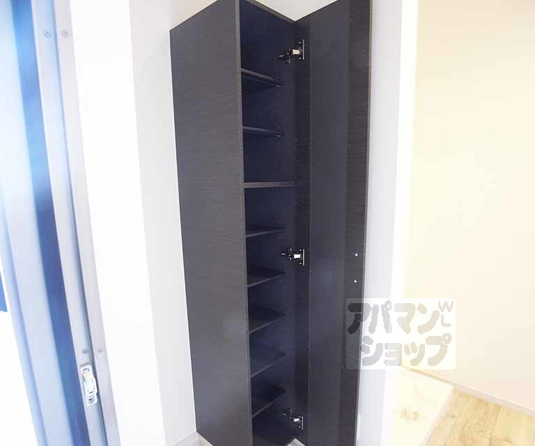 収納　シューズボックス。