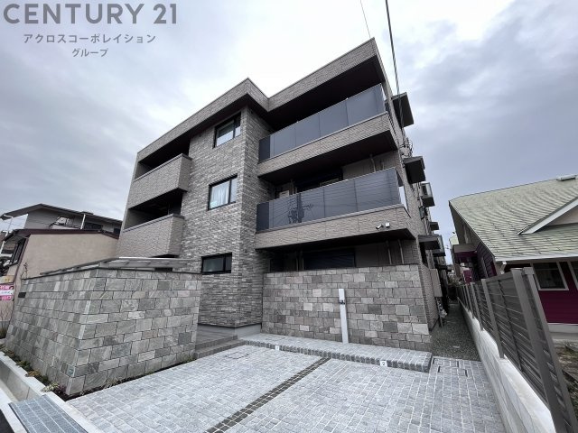 建物外観　オートロック完備で安心のセキュリティ♪