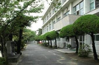 小学校　芦屋町立芦屋東小学校（小学校）まで320m