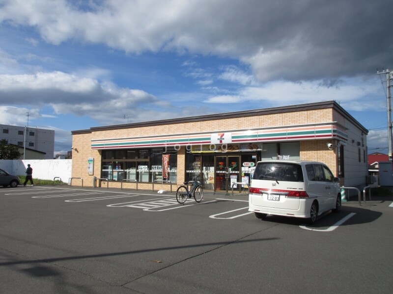 コンビニ　セブンイレブン帯広十勝大橋店（コンビニ）まで821m
