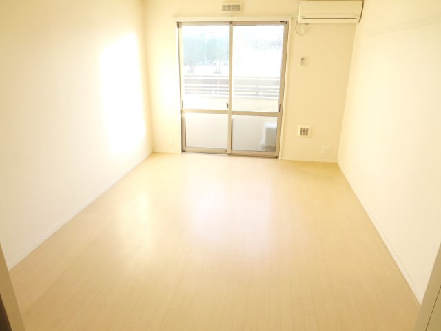 居室・リビング　別号室の参考写真です。