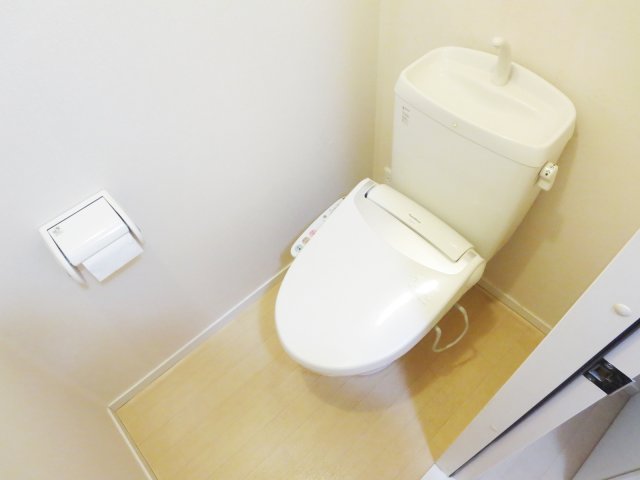 トイレ　別号室の参考写真です。