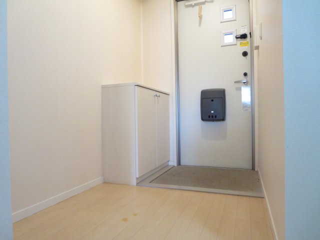 玄関　別号室の参考写真です。