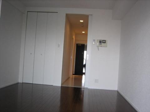 居室・リビング　室内