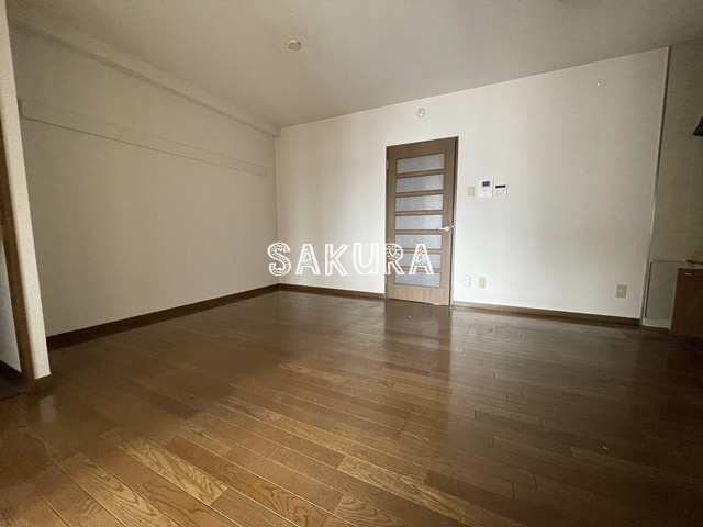 居室・リビング　使いやすい形の為、レイアウトを楽しめます♪