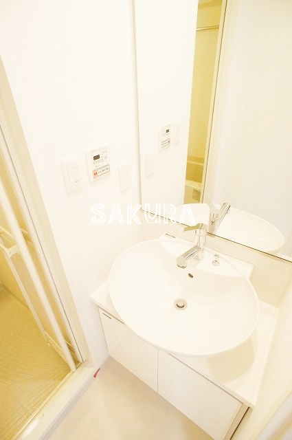 洗面設備　身支度に欠かせない独立洗面台♪