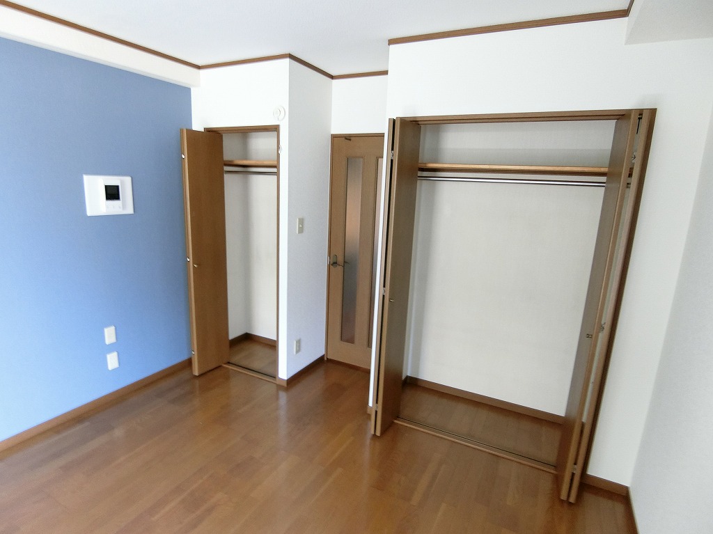 収納　嬉しいクローゼット２箇所あります。