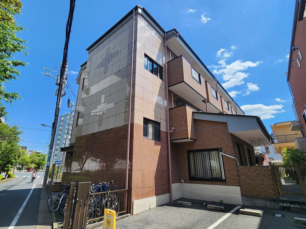 建物外観　全室南東向き　ゴールデンヒルズ　ＮＴＴインターネット接続可