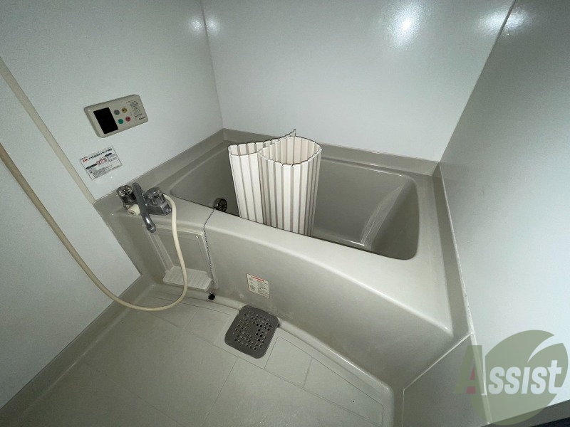 バス・シャワールーム　清潔感のある浴室ですね。機能性も使い勝手も良さそうです。